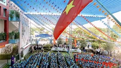 Học sinh cả nước náo nức tới trường, bắt đầu cho năm học mới
