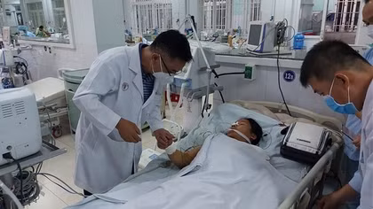 Lại ngộ độc do ăn cá chép ủ chua, 1 người tử vong, 9 người nguy cấp