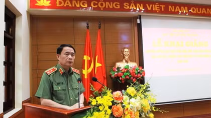 Khai giảng lớp bồi dưỡng cập nhật kiến thức mới, kiến thức nâng cao