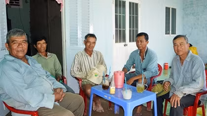 Dấu ấn lão nông người Khmer trên những con đường hoa thôn quê