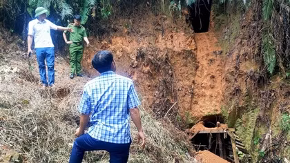 Phu vàng biến mất trong lòng đất khi bị kiểm tra