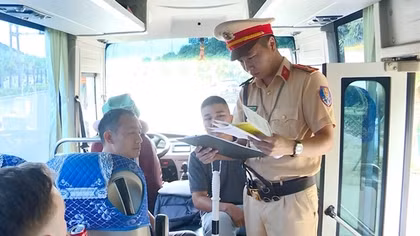 Cách nào dẹp nạn "xe dù, bến cóc"