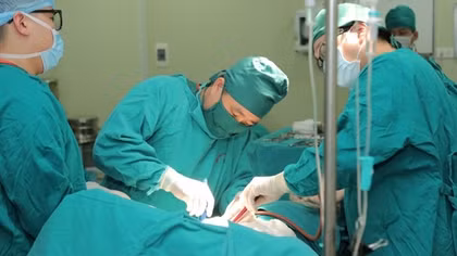 Nghiện thuốc lá hàng chục năm, nhiều người phải đối mặt với bệnh ung thư phổi