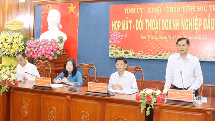 Lãnh đạo tỉnh Sóc Trăng đối thoại với doanh nghiệp