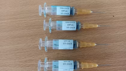 Đình chỉ công tác 2 viên chức y tế tiêm vaccine hết hạn cho trẻ nhỏ