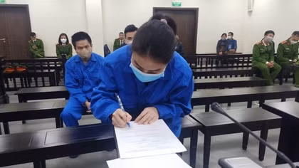 Bi hài từ nạn nhân trở thành bị cáo