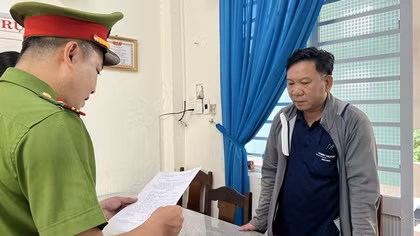 Khởi tố tài xế xe đầu kéo chống đối, đâm xe vào CSGT