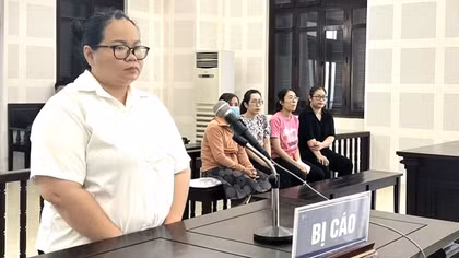 Thua tiền ảo, “nữ quái” bày trò lừa cả bạn học
