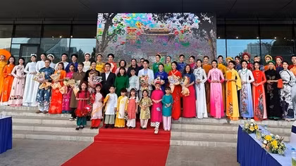 Hoa hậu Ngọc Hân và nhiều nhà thiết kế nổi tiếng tham gia lễ hội áo dài du lịch Hà Nội 2023