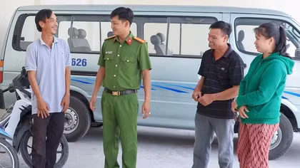 Công an trao trả nhiều xe máy cho người dân bị mất trộm