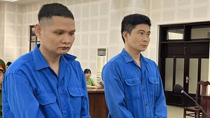 17 năm tù cho 2 thanh niên lừa đảo xin việc, "chạy án", làm sổ đỏ
