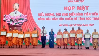 Tôn vinh nhiều gương điển hình trong đồng bào dân tộc thiểu số ở Sóc Trăng