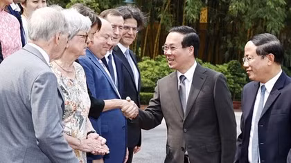 Chủ tịch nước gặp gỡ các nhà khoa học dự Hội nghị khoa học quốc tế 'Các cửa sổ nhìn ra vũ trụ'