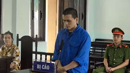 Lãnh án giết người vì bị em con cậu thách thức
