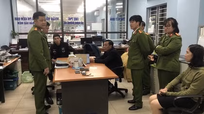 Khám xét 2 trung tâm đăng kiểm xe cơ giới tại Gia Lâm, Hà Nội