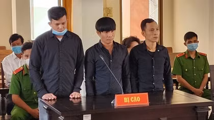 Quen thân trong trại giam, ra tù rủ nhau “đu dây”