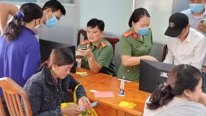 Trà Vinh: Gần 77% người dân nộp hồ sơ trực tuyến