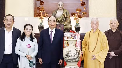 Lãnh đạo Đảng, Nhà nước thăm, chúc Tết các tổ chức, đơn vị, địa phương
