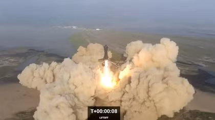 Tên lửa mạnh nhất thế giới của SpaceX nổ tung sau lần phóng thử đầu tiên