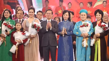 Việt Nam vững bước trên con đường độc lập dân tộc và chủ nghĩa xã hội