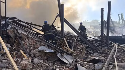 Nga không kích nhiều điểm trên toàn Ukraine