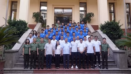 Bộ trưởng Tô Lâm gặp mặt Câu lạc bộ bóng đá PVF - Công an nhân dân