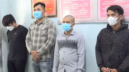 Nhóm thanh niên “hổ báo” bị khởi tố điều tra hành vi cướp tài sản