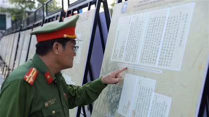 Tái hiện truyền thống vươn khơi bám biển qua triển lãm “Di sản tư liệu thế giới - Châu bản triều Nguyễn”