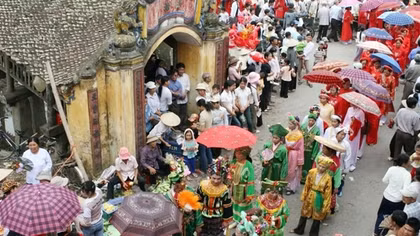 Bóng ai soi bến cầu Rồng