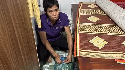 Lái xe đường dài trộm cắp trang sức giá trị hơn 400 triệu đồng