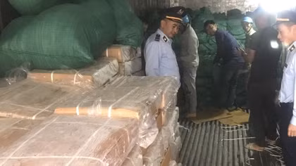 Cả chục tấn thịt trâu nhập lậu chuẩn bị “rúc” vào nhà hàng trâu giật, trâu tươi