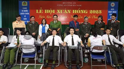 Công an Hà Nam hiến 284 đơn vị máu tại Lễ hội Xuân hồng 2023
