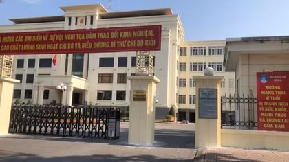 Hải Phòng: Trưởng phòng Nội vụ quận chưa hết cấp III đã “nhảy cóc” lên đại học