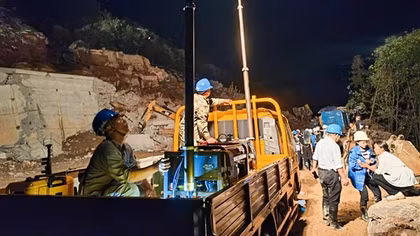 Lở đất gây nhiều thương vong, Trung Quốc kích hoạt hệ thống khẩn cấp
