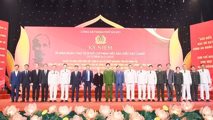 Trọng danh dự, góp phần tô thắm thêm hình ảnh người chiến sỹ CAND