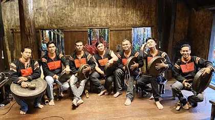 Người ở AKô Dhông