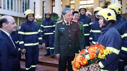 Chung tay thực hiện nghĩa vụ quốc tế