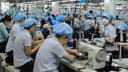 Chủ động nguyên phụ liệu trong nước, tránh bẫy… gia công