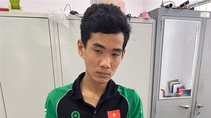 Rủ bạn về phòng trọ chuốc rượu rồi khoắng hết tài sản