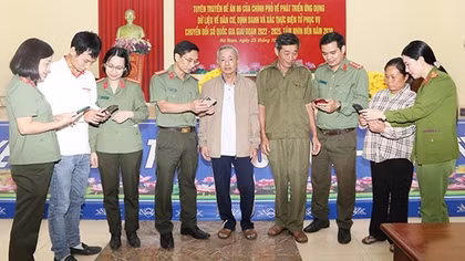 “Tổ công nghệ số cộng đồng” đến từng địa bàn dân cư