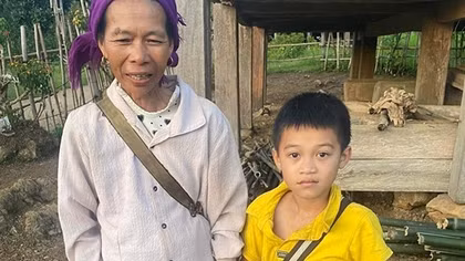 Đi làm căn cước, công an xã phát hiện bé trai 9 tuổi bị lạc khi tìm mẹ