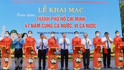 TP Hồ Chí Minh triển lãm ảnh “47 năm cùng cả nước, vì cả nước”