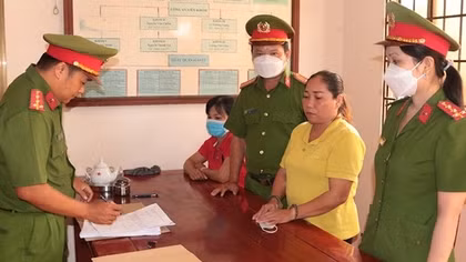 Lừa đối tác chuyển 500 triệu đồng vào tài khoản rồi "xài" luôn