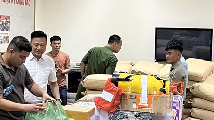 Đường dây ma tuý núp bóng sản phẩm "tăng cường sinh lực nam giới" bị triệt phá như thế nào?