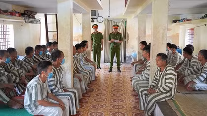 Ngóng đợi ngày về