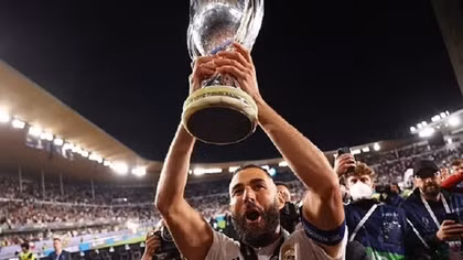 Tỏa sáng tại Siêu Cup châu Âu, Karim Benzema được ví là "không thể thay thế" tại Real