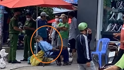 Một bảo vệ tử vong bất thường trước tiệm giày dép