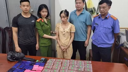 Chồng lĩnh án tử vì buôn ma tuý, vợ vẫn “theo dấu chân xưa”