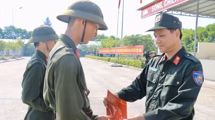 Hơn 1000 tân binh hoàn thành khoá huấn luyện công dân thực hiện nghĩa vụ tham gia CAND