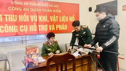 Thu hồi súng và hàng trăm viên đạn để phòng ngừa trọng án dịp cuối năm